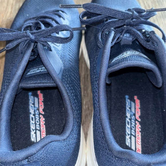 Women’s Skechers 9.5 memory foam sneakers - Picture 5 of 6